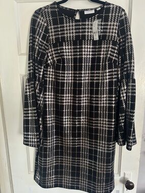 New York & Company Black and White Plaid Long Sleeve Dress